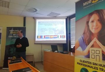 Momento de la jornada en AECO Huelva.