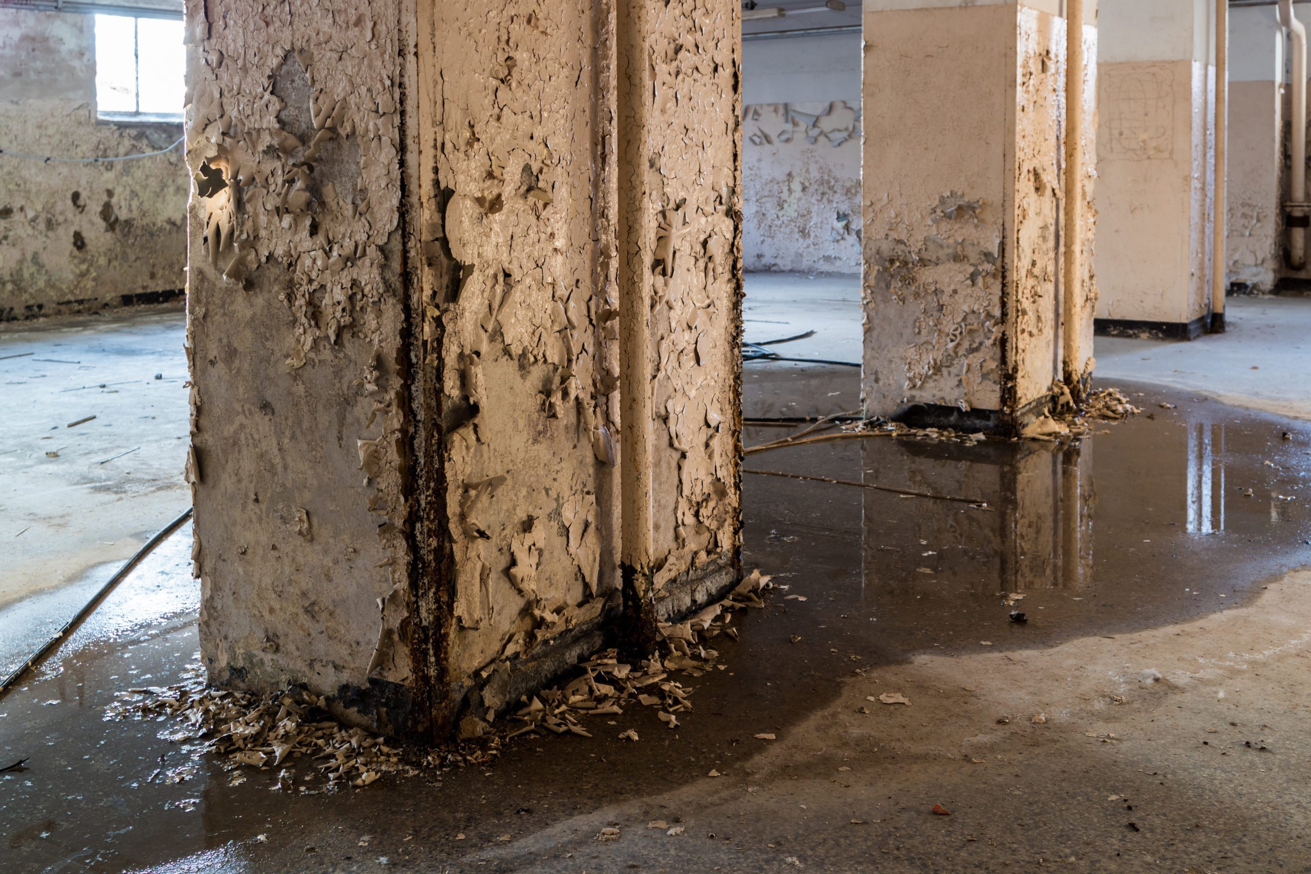 Lluvia en cristal: riesgo de humedades y filtraciones | Murprotec soluciones antihumedad