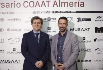 Manuel Martínez, director de Murprotec con el presidente del COAAT-AL, Jesús Lara Crespo.