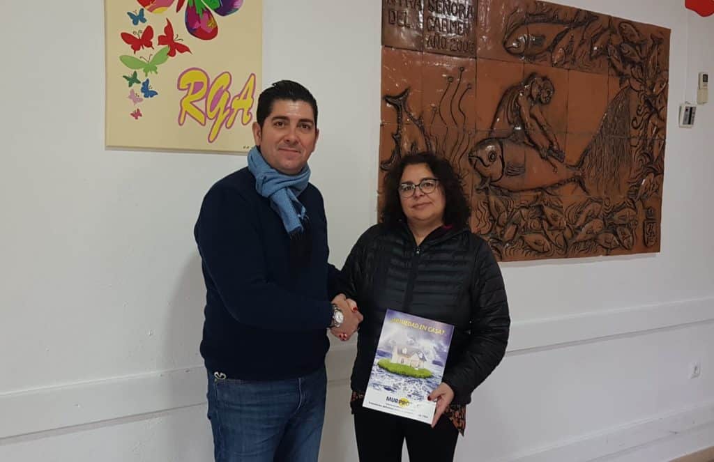 Yeso desprendido por humedad en interior, reparación antihumedad Murprotec