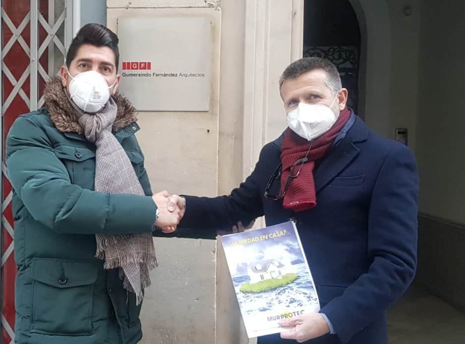 Firma convenio Murprotec con Gumersindo Fernández Arquitectos por tratamiento de humedades