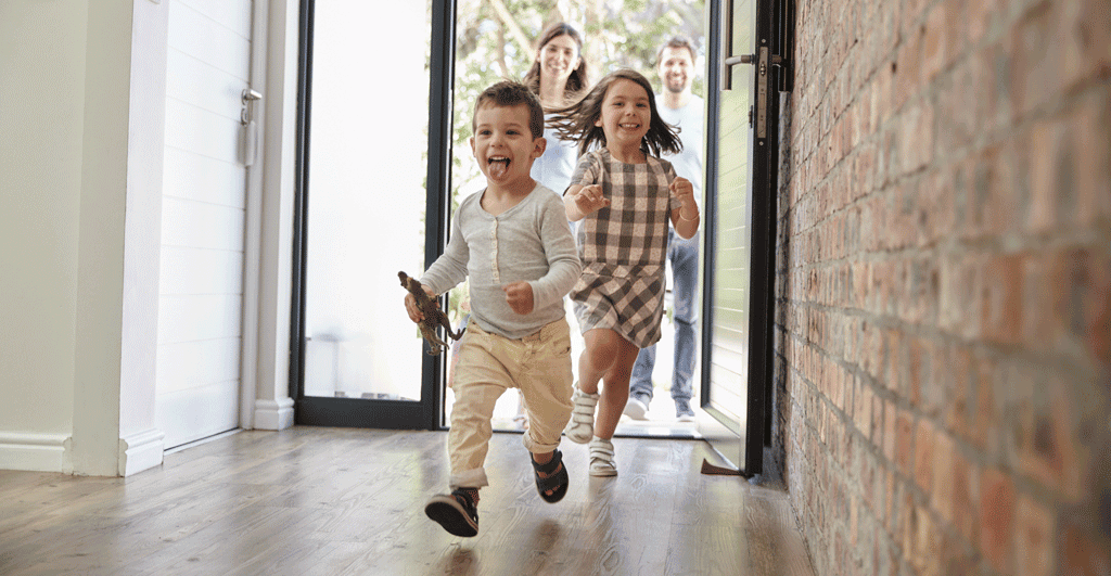 Niños en casa con humedad — soluciones contra humedades Murprotec