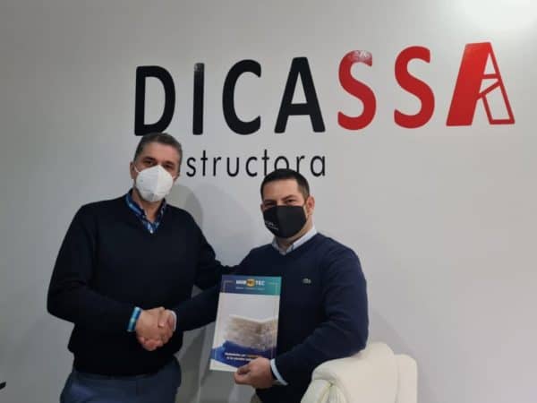 Firma convenio Murprotec Andalucía y Dicassa: técnicos y gerentes colaborando