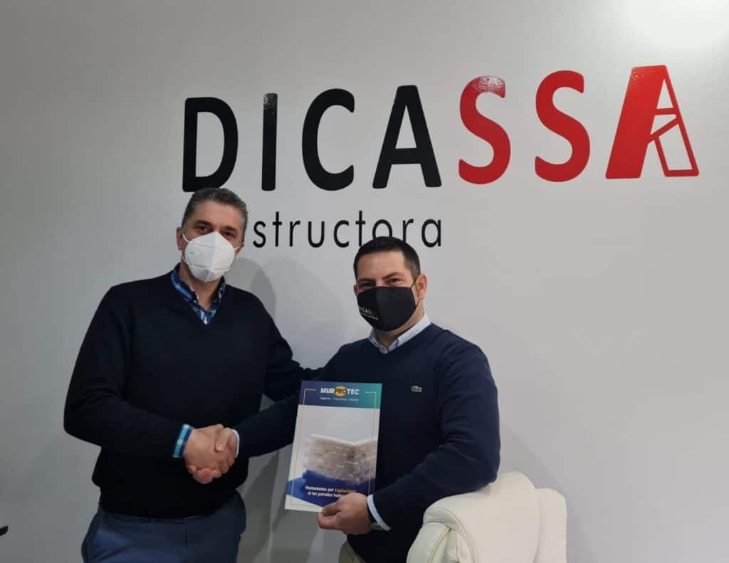Firma convenio Murprotec Andalucía y Dicassa: técnicos y gerentes colaborando