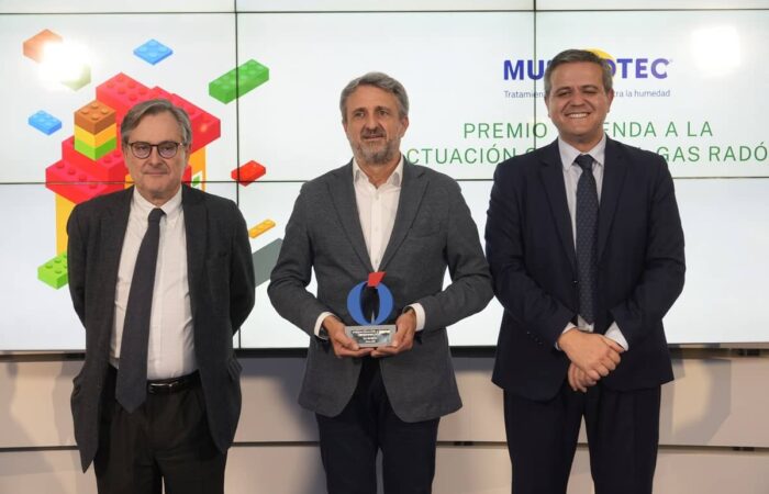 Ángel Cano junto a MArhuenda y al consejero de Vivienda de la CAM 2 Ángel Cano junto a MArhuenda y al consejero de Vivienda de la CAM 2