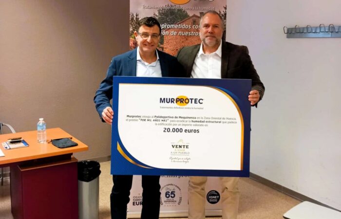 El alcalde de Mequinenza junto al director de Murprotec en Aragón El alcalde de Mequinenza junto al director de Murprotec en Aragón